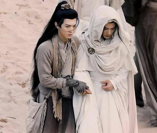 长庚和顾辛云吃瓜,瓜田李下，揭秘娱乐圈的甜蜜瓜语  第2张