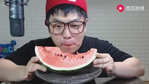 吃瓜小哥的视频,一场视觉盛宴的幕后故事  第3张