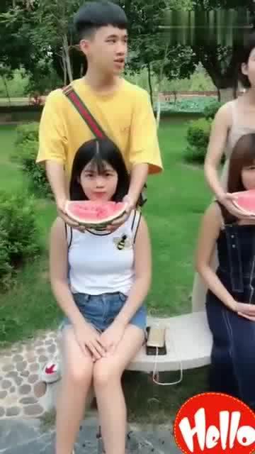 姐姐跟妹妹吃瓜,揭秘娱乐圈幕后故事  第2张