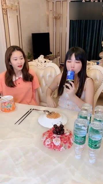 姐姐跟妹妹吃瓜,揭秘娱乐圈幕后故事  第3张